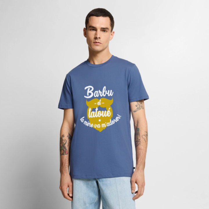 T-shirt premium homme - Barbu et tatoué: Ta mère va m'adorer - bleu pigeon - front